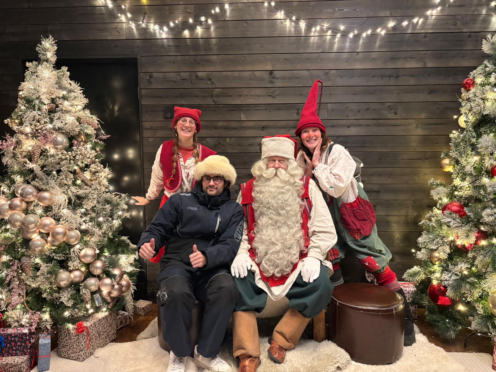 Behind the scenes 33